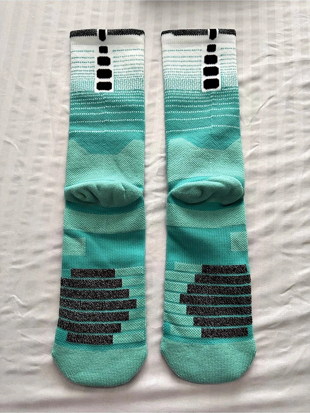 Mens Basketball Socks Running Comfort Fashion Leisure Breath Fitness Soft Socks